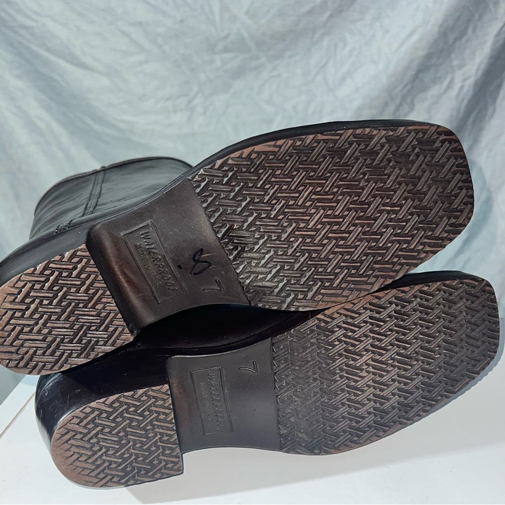 Weatherproof Women’s Heeled Boots - Picture 5 of 10